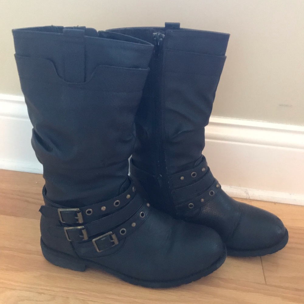 Girls XOXO black boots size 2